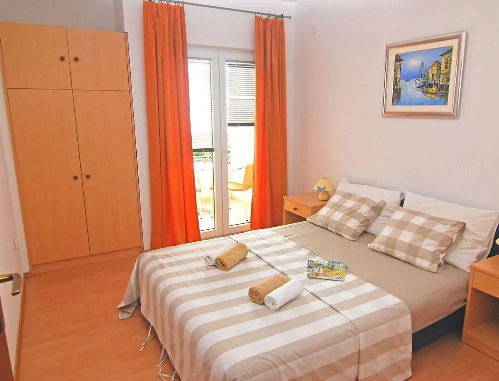 Apartments Kairos 0*, Trogir Croatia